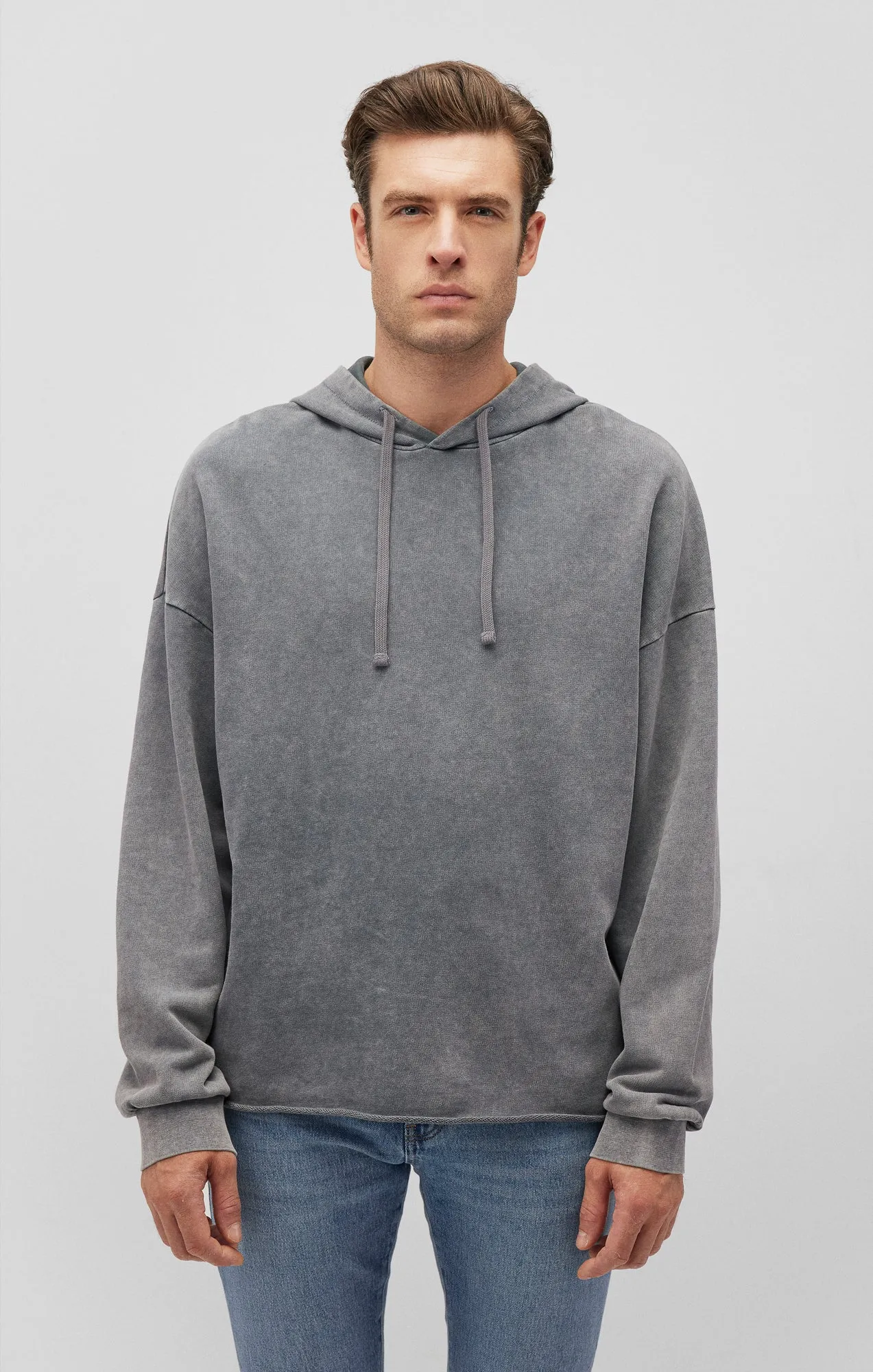 RAW EDGE HOODIE IN MONUMENT